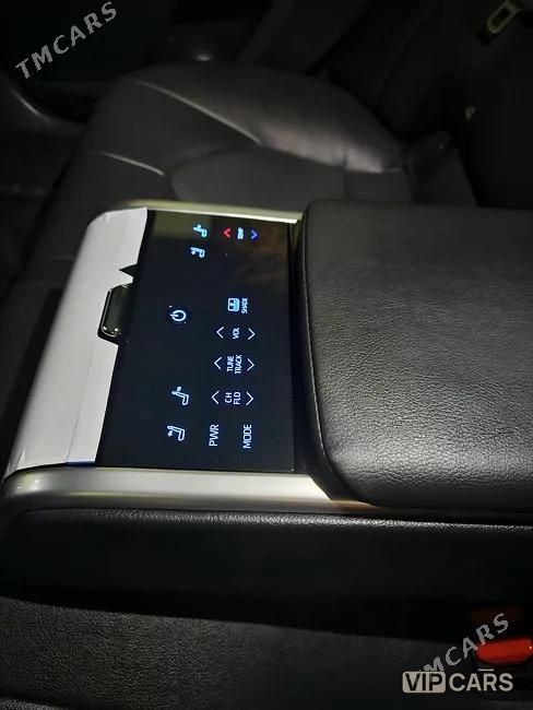 Toyota Camry, 2024