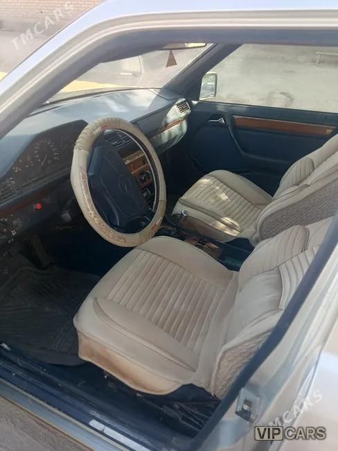 Mercedes-Benz C280, 1993