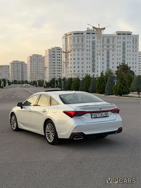 Toyota Avalon, 2019 — фото 2