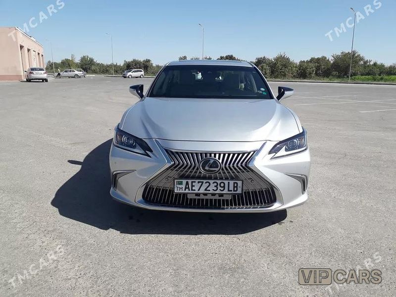 Lexus ES 250, 2021