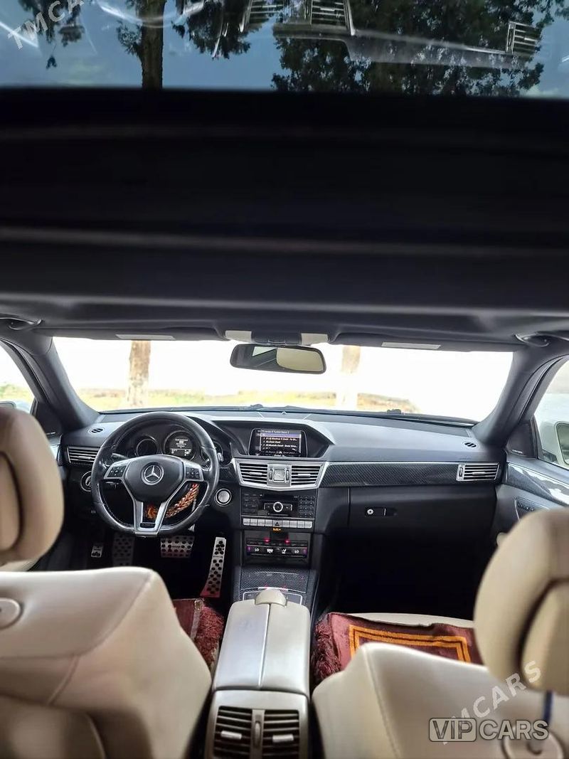 Mercedes-Benz W212, 2010