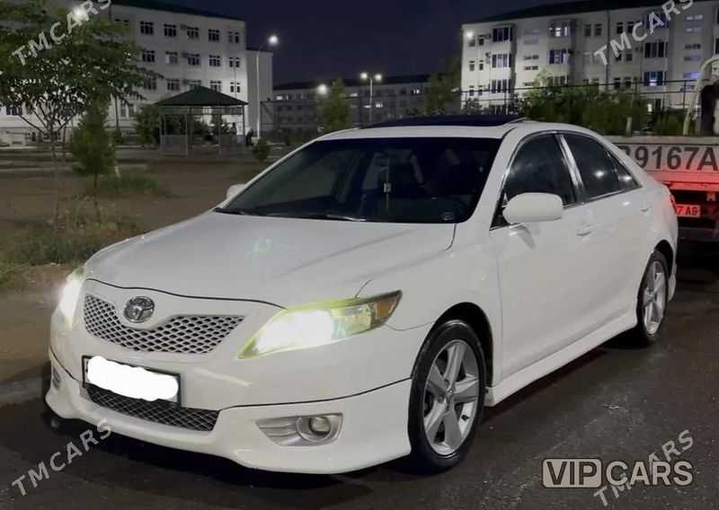 Toyota Camry, 2010