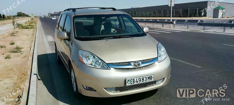 Toyota Sienna, 2006
