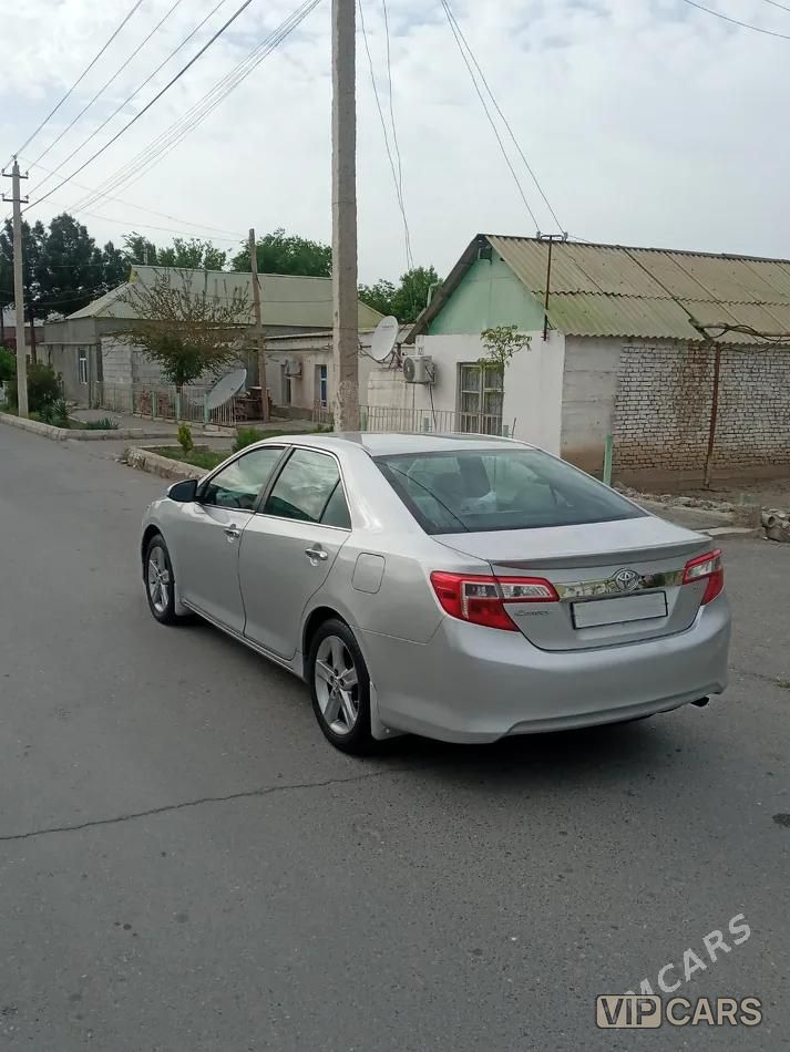 Toyota Camry, 2013