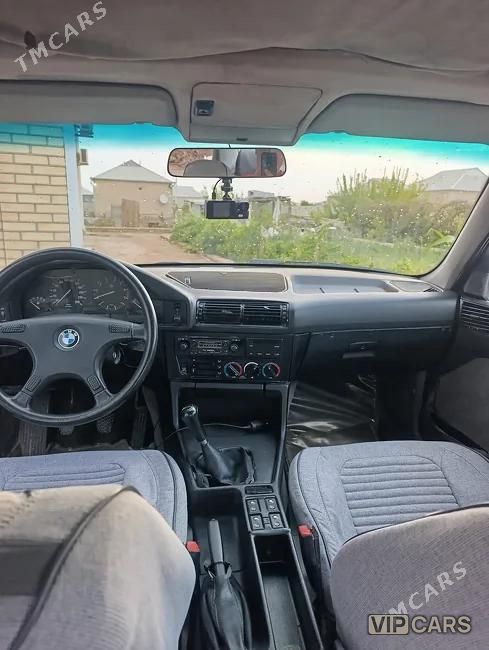 BMW 525, 1989
