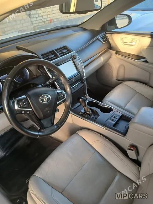 Toyota Camry, 2017