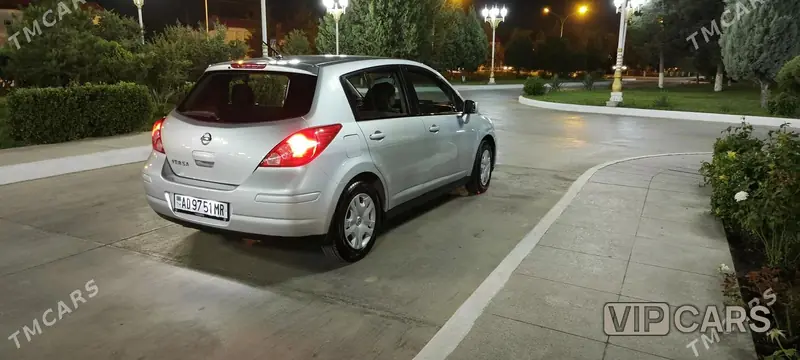 Nissan Versa, 2011 — фото 1