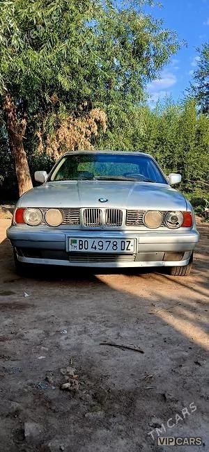 BMW 525, 1990