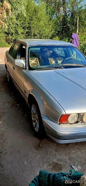 BMW 525, 1990