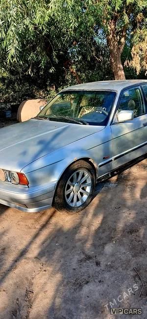 BMW 525, 1990