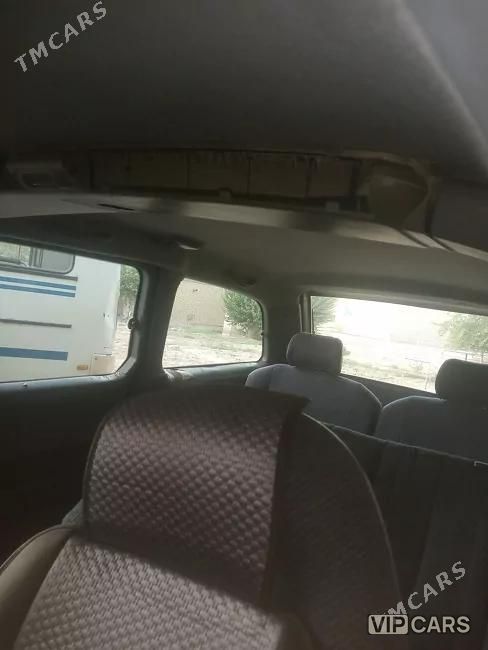 Toyota Previa, 1991