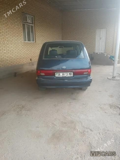 Toyota Previa, 1991