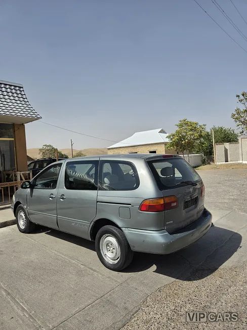 Toyota Sienna, 1999