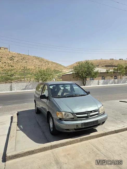 Toyota Sienna, 1999