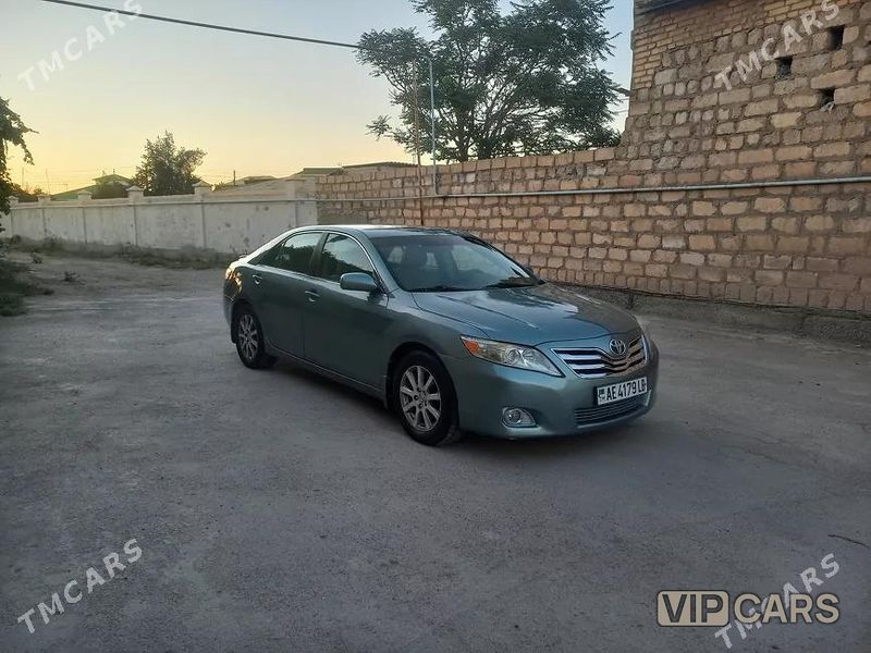 Toyota Camry, 2010