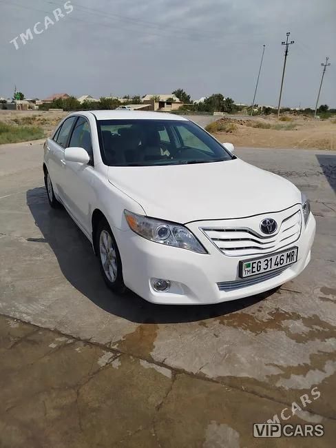 Toyota Camry, 2011
