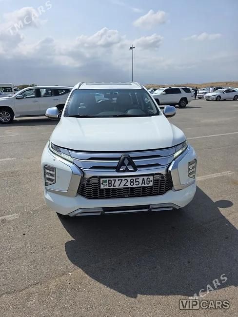 Mitsubishi Montero Sport, 2023