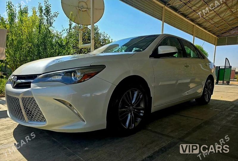 Toyota Camry, 2016