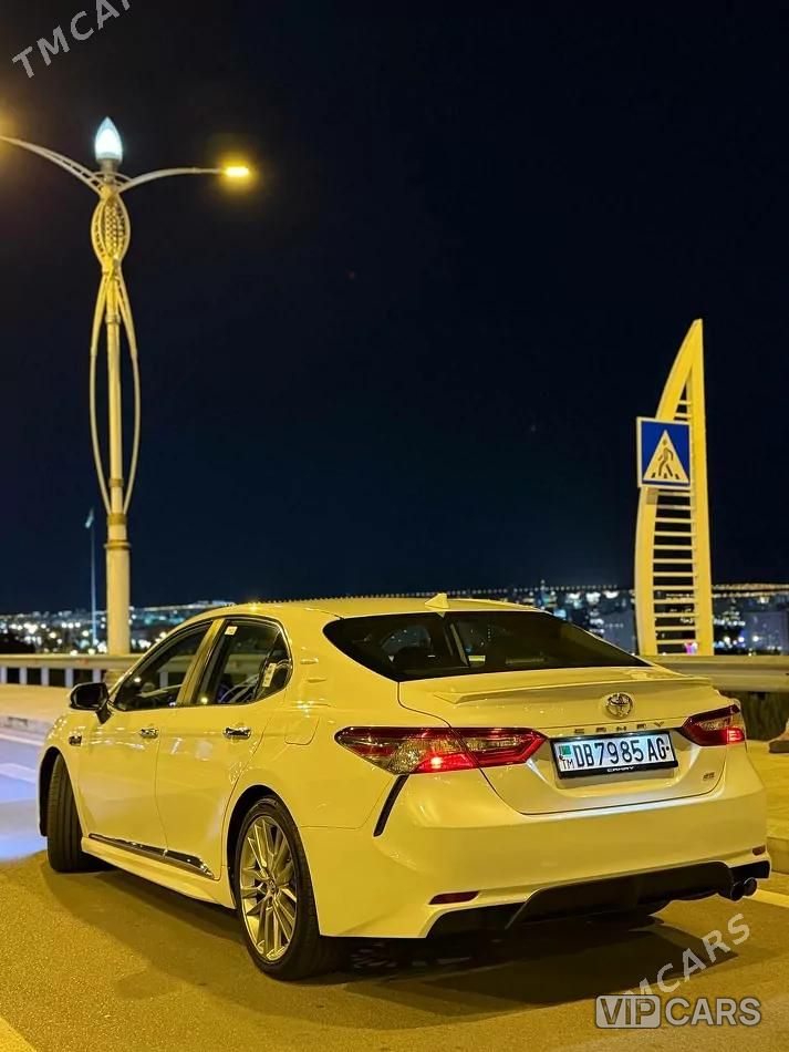 Toyota Camry, 2019