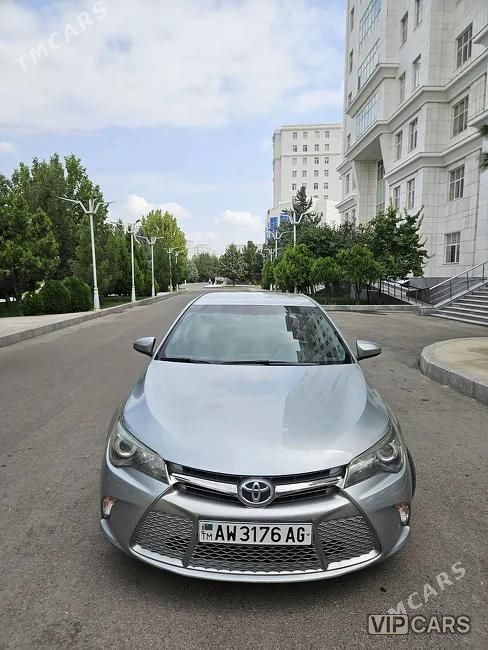 Toyota Camry, 2016