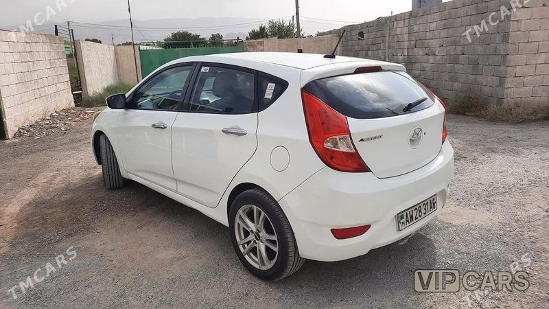 Hyundai Accent, 2015