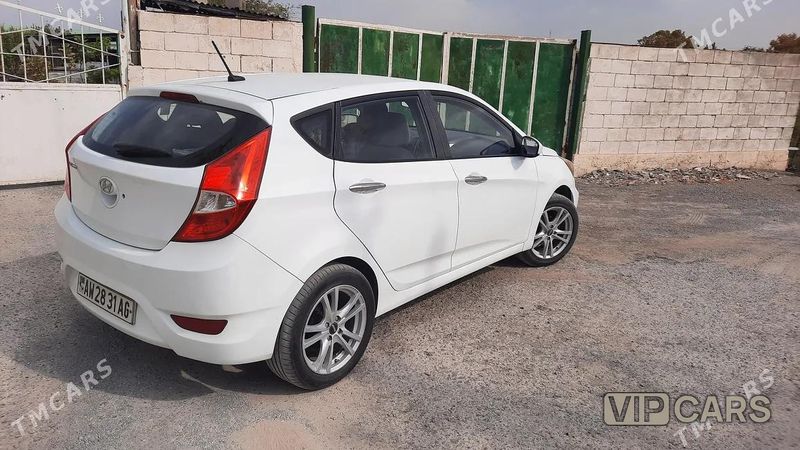 Hyundai Accent, 2015