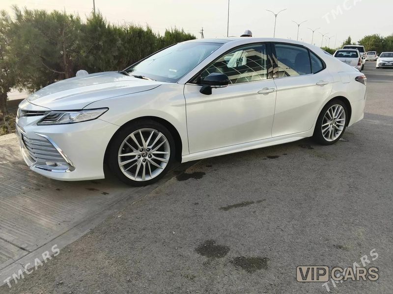 Toyota Camry, 2023