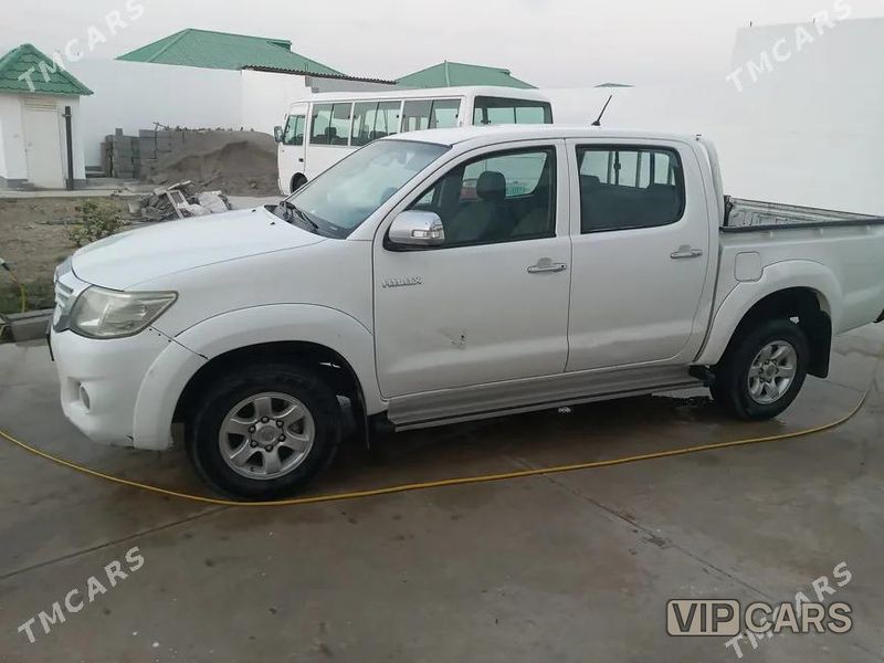 Toyota Hilux, 2013