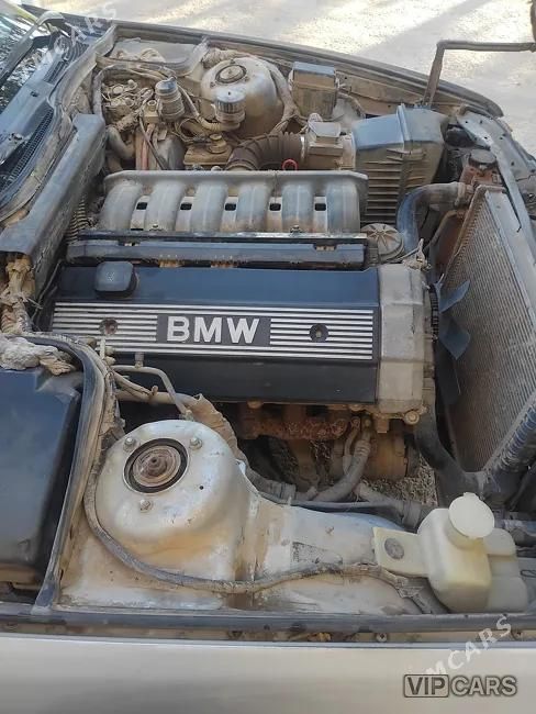 BMW 525, 1992