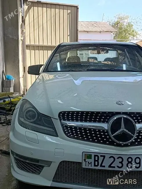 Mercedes-Benz C300, 2010 — фото 2