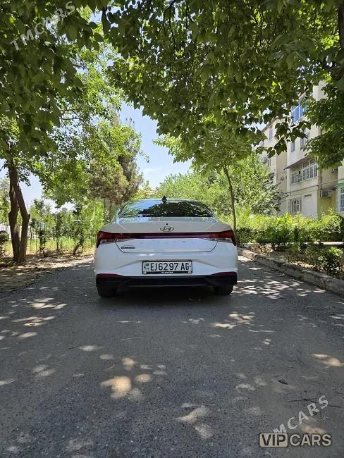 Hyundai Elantra, 2021