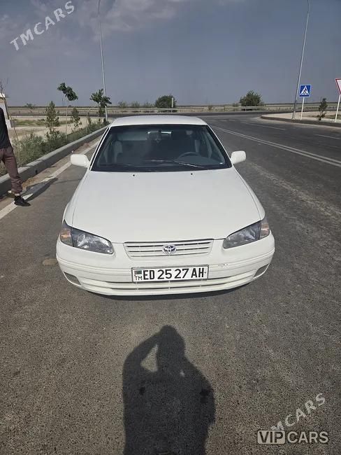Toyota Camry, 1998