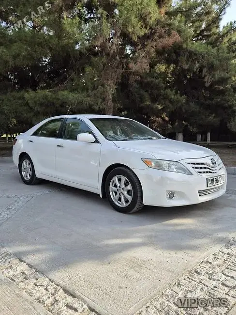 Toyota Camry, 2010 — фото 2