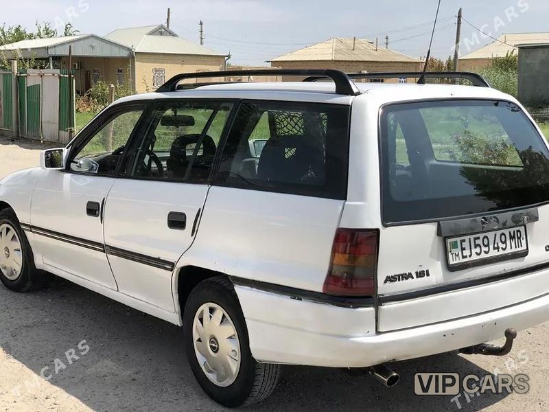 Opel Vectra, 1992