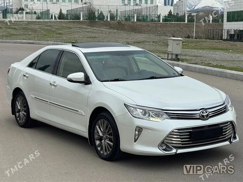 Toyota Camry, 2015