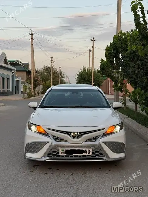 Toyota Camry, 2021 — фото 2