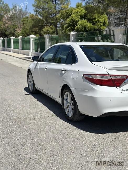 Toyota Camry, 2016