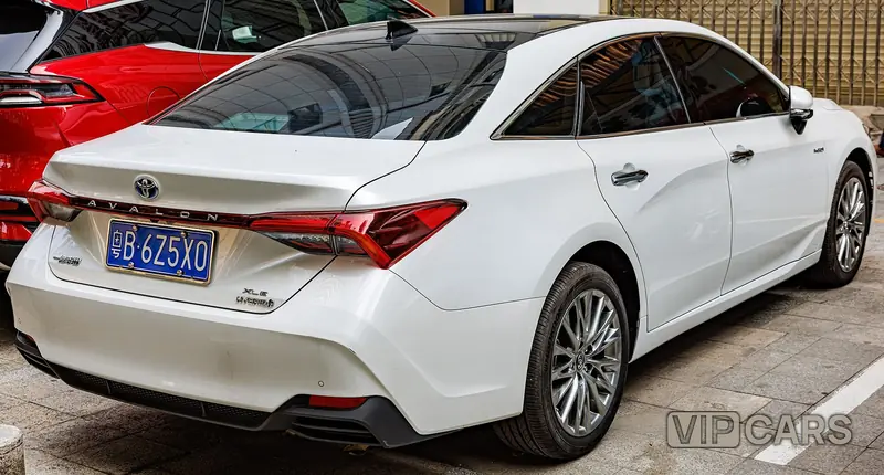 Toyota Avalon, 2019 — фото 1